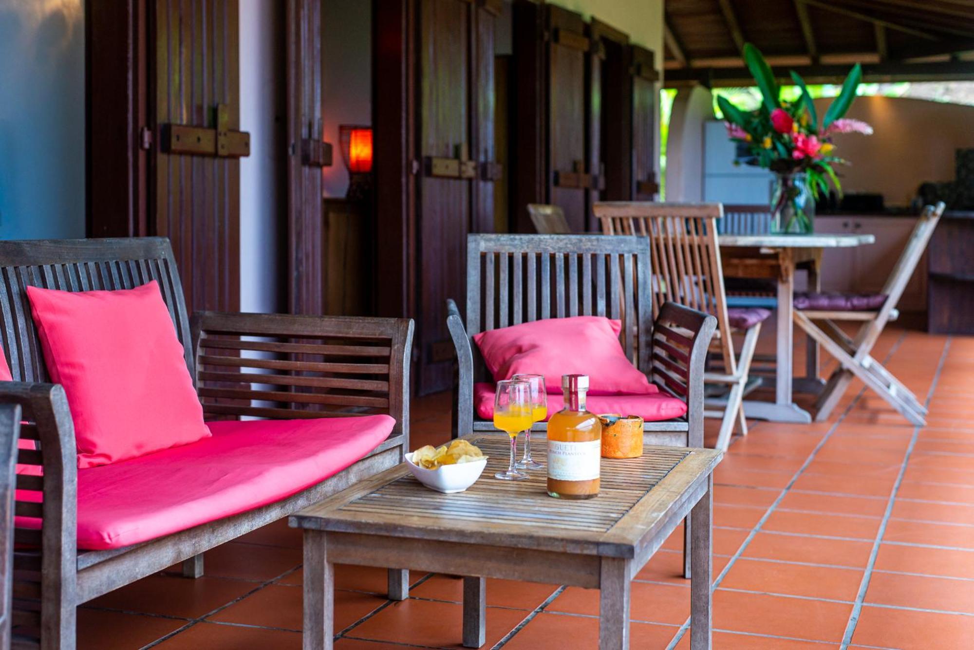 Au Jardin Des Colibris Ecolodge&Spa Deshaies Ngoại thất bức ảnh